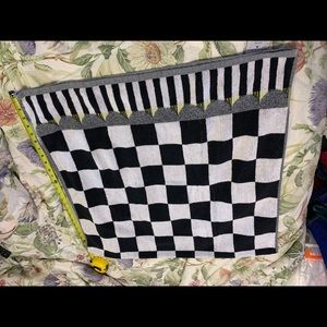 EUC Mackenzie-Childs Courtly Check Bath Towel 100% Authentic